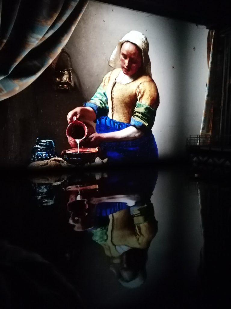 Exposition à l'ancienne base sous-marine de Bordeaux
